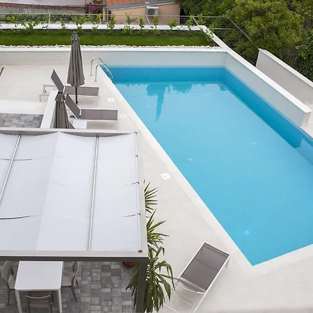 Bago 公寓 特罗吉尔