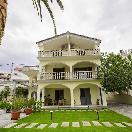 Апартаменты Bago