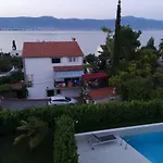 Bago * Trogir